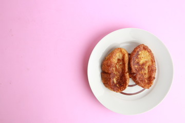 The torrijas are a typical Spanish dessert that is eaten for Easter, are made with milk and bread