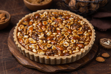 Nut and caramel tart
