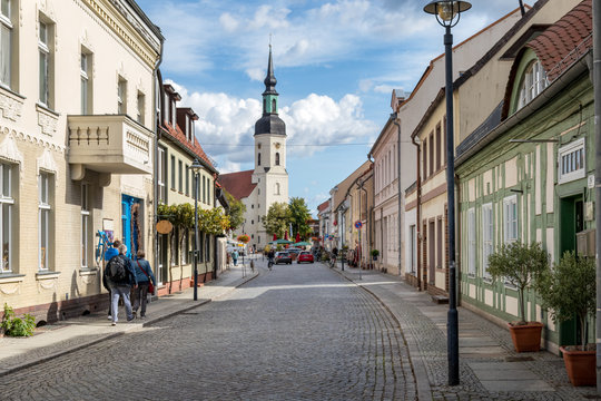 L&uuml;bbenau