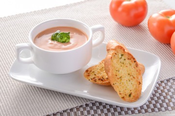 garlic bread with tomato soup