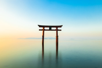 琵琶湖　白髭神社　朝景