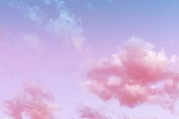 Foto auf Acrylglas Hellviolett Pastellfarben rosa Wolken und Himmel bei Sonnenuntergang. Schöner rosa Sonnenunterganghimmelhintergrund für Konzeptdesign