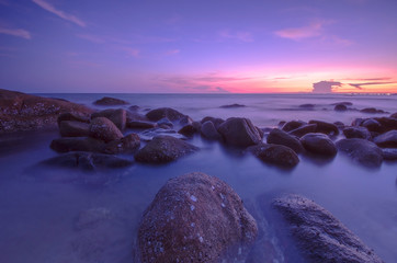 Fototapeta na wymiar Beautiful sky and sea under sunset
