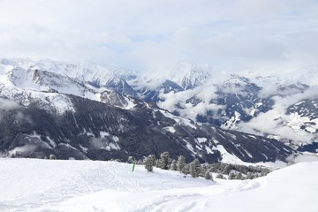 Fototapeta na wymiar Zell Am Ziller ski