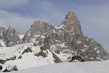 Passo  Rolle  - Dolomiti  - fine inverno  2016