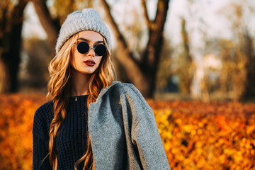 autumn fashion for young people - obrazy, fototapety, plakaty