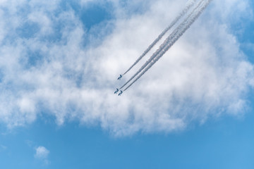 ブルーインパルスの編隊飛行