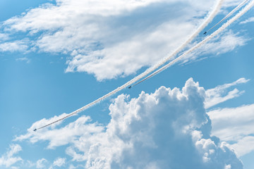 積乱雲と飛行機