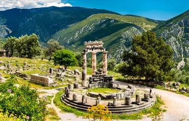 Fotobehang Tempel van Athena Pronaia in Delphi in Griekenland © Leonid Andronov
