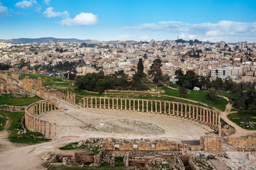 The Oval Forum and Cardo Maximus in the ancient greco-roman city of Jerash, Gerasa Governorate,...