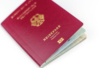 Reisepass dreisprachig, Deutsch