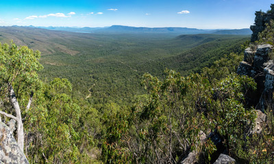 Fototapeta na wymiar View over Victoria Valley and Lake Wartook from Reed Lookout in the Grampians region of Victoria, Australia.