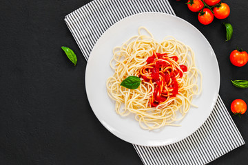 ?lassic italian spaghetti pasta with tomato sauce