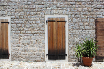 Fototapeta na wymiar Doors to the citadel of Budva old town