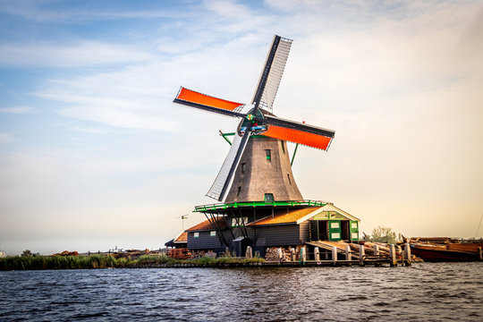 MOLEN HET JONGEN SCHAAP (ZAANSE SCHANS)
