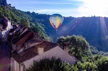 hot air balloon above rocamadour