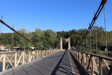 Le Pont de Couzon - Pont suspendu sur la rivière Saône au nord de Lyon - Département du Rhône - France - 19 ème siècle