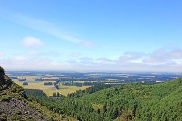 Obraz premium View ower the Canterbury plains on a sunny summer day