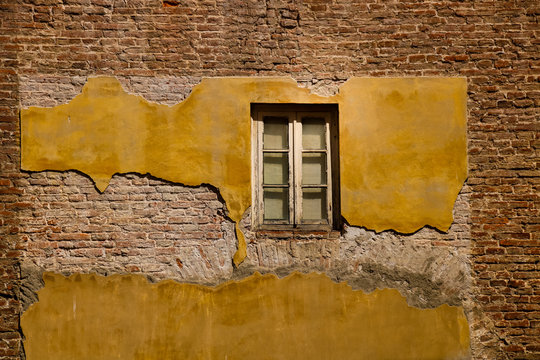 mur jaune ab&icirc;m&eacute;