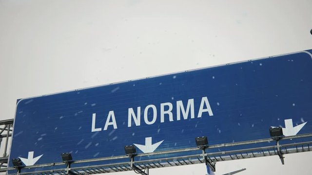 Airplane Landing La Norma in Christmas