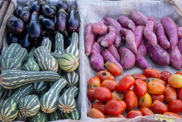 Feira de rua, legumes frutas hortaliças 