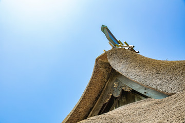 かやぶき屋根の神社