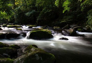 Fluss mit felsen die Bode im Harz 