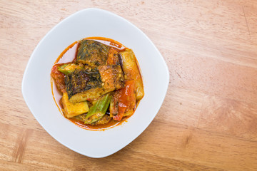 Spicy vegetarian curry fish