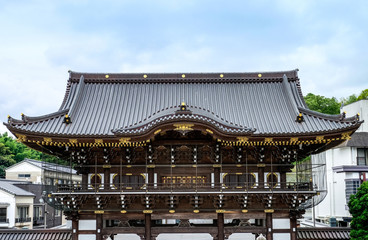 Obraz premium The Main gate beautiful architecture, detail of Japan buddhism temple of Naritasan Shinsho-ji Shrine in Narita, Japan