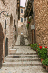 Fototapeta na wymiar Vicolo nel centro storico di Spello in Umbria