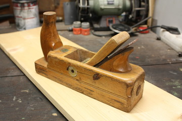 Hobel auf der Werkbank