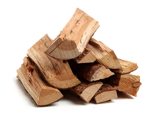 Keuken foto achterwand Brandhout textuur Stapel brandhout geïsoleerd op een witte achtergrond