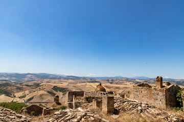 Il borgo abbandonato di Craco vicino matera in Basilicata
