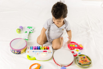 bebê e a música