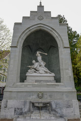 Fototapeta na wymiar Statue of the national hero Winkelried at Stans on Switzerland