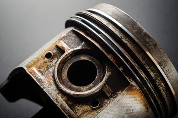 Piston.