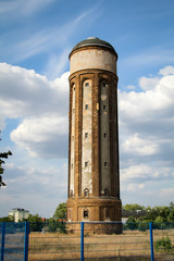 ein alter Wasserturm zur Versorgen der Umgebung mit Wasser