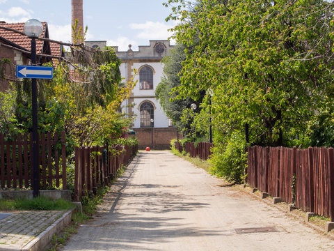 A street in the Leumann village