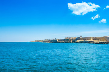 Fototapeta na wymiar Landscape with old Fort Rinella, Kalkara, Malta