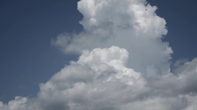 Time Lapse Video of Cumulus Clouds  White diffused on a blue background  Of the clear sky.