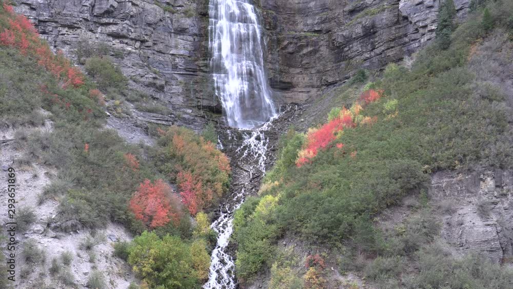 Wall mural Scenic Bridal Veil Falls Utah in Autumn