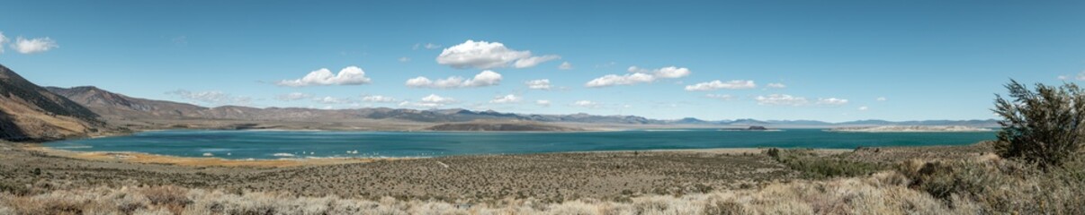 USA, California, Mono County: An ultrawide panorama from the Sierra Eastside of the teal blue water of Mono Lake