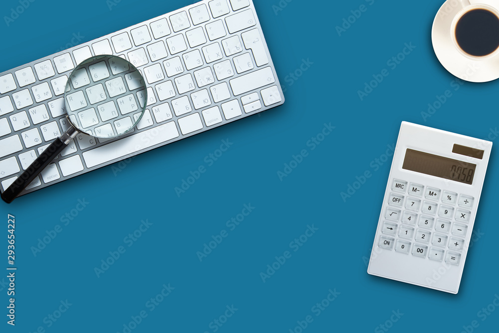 Poster calculator with magnifier on keyboard