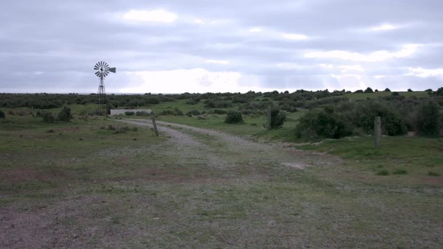 Windmill - Molino de viento en la Patagonia Argentina. Estancia