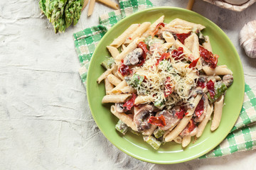 Penne pasta with asparagus and mushroom