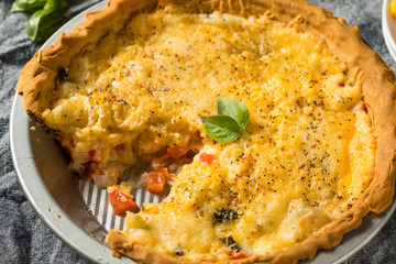 Homemade Cheesy Tomato Pie