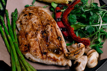 grilled chicken with fresh vegetables and grilled vegetables