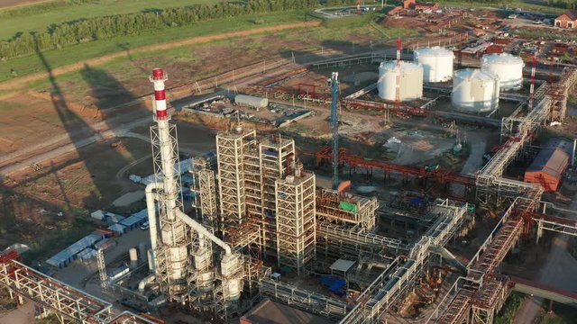 Oil refinery construction