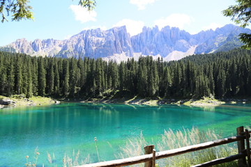 Il Lago di Carezza nelle Dolomiti ( Trentino - A. Adige )