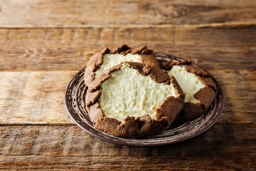 Cottage cheese or ricotta rye breakfast cakes